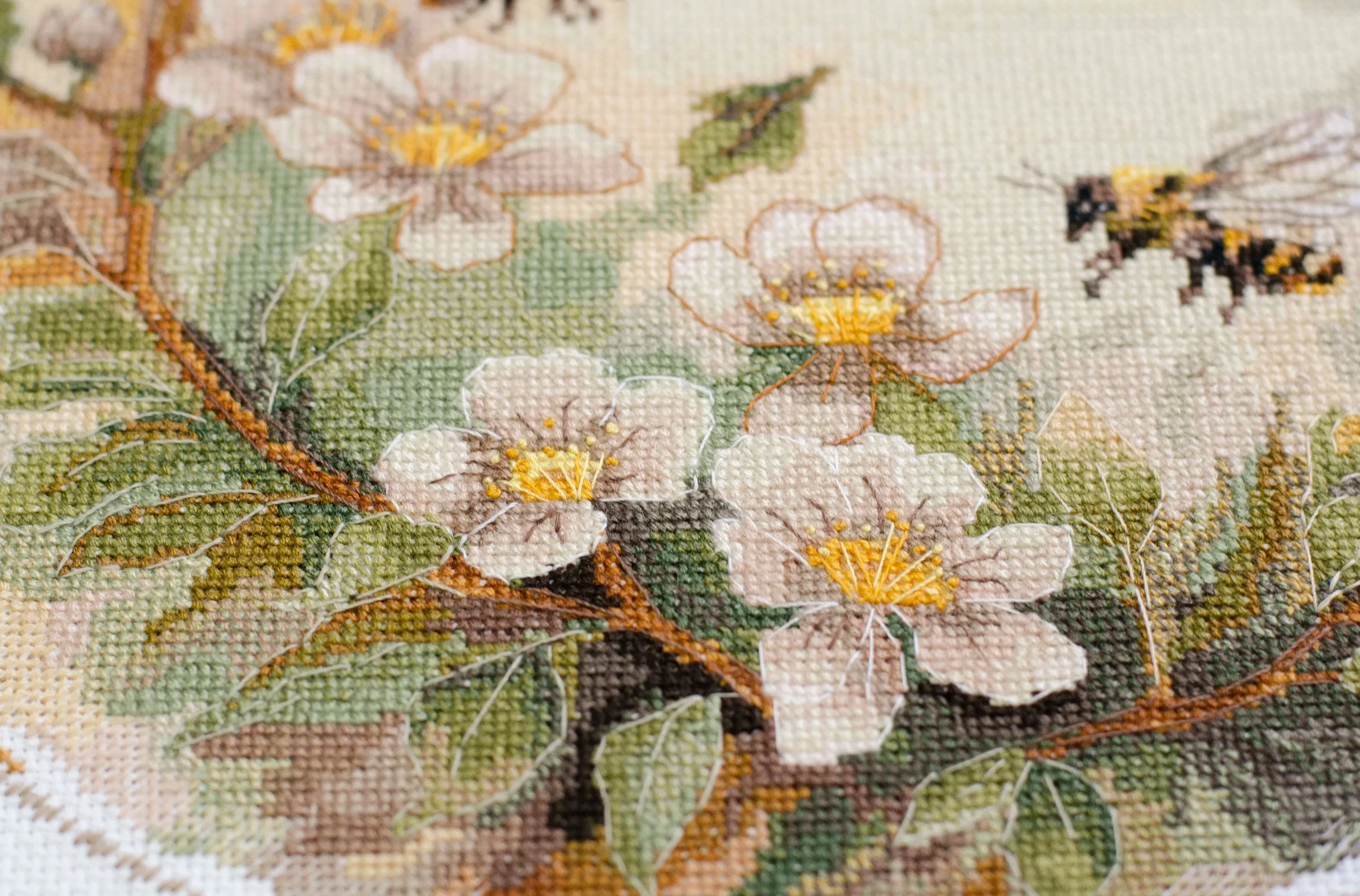 Cross-stitch kit - Honey colors AH-207