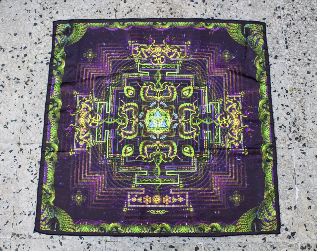 UV Active NEON Canvas Backdrop - Divine Yantra 75 x 75 cm