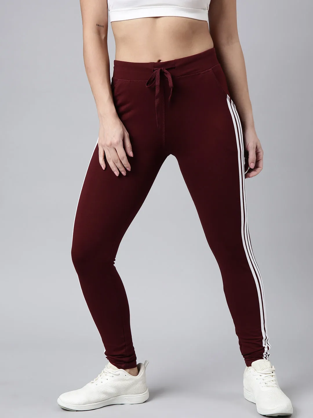 Women Solid Slim Fit Maroon Track Pant